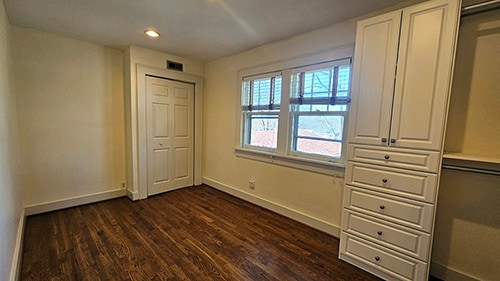 Building Photo - 2610 Woodlawn Dr