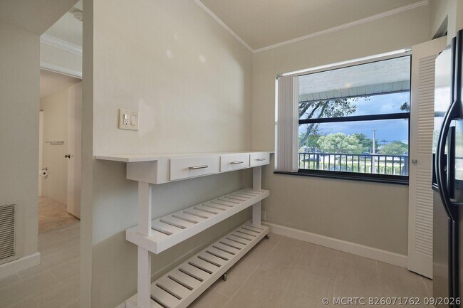 Building Photo - 1284 S Military Trail