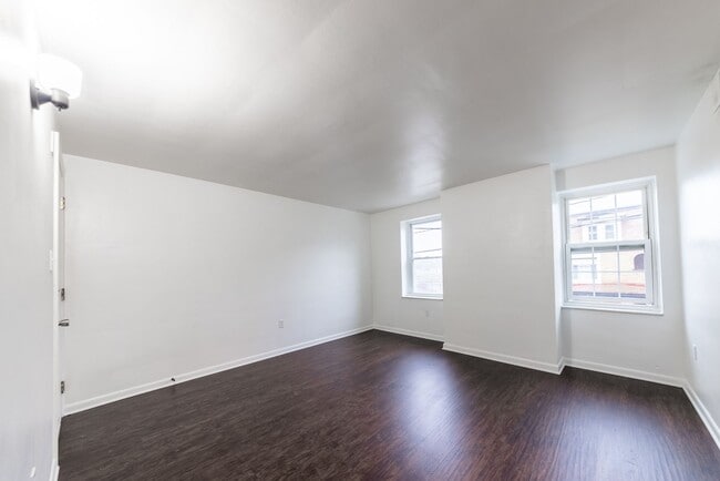 Building Photo - 601 E Warrington Ave