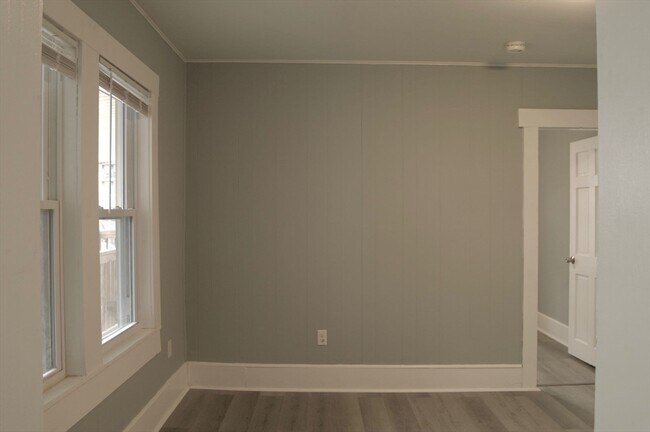 Building Photo - 105 Clarendon St