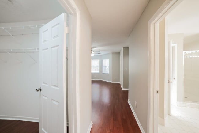 Building Photo - 228 La Costa Way