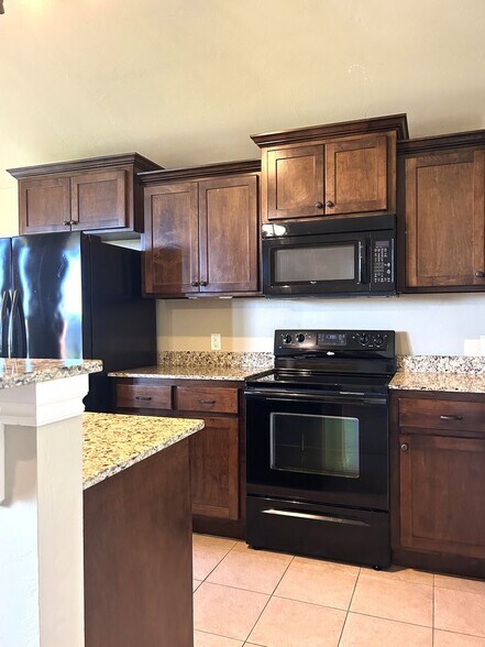 Building Photo - 9517 Crooked Creek Ln