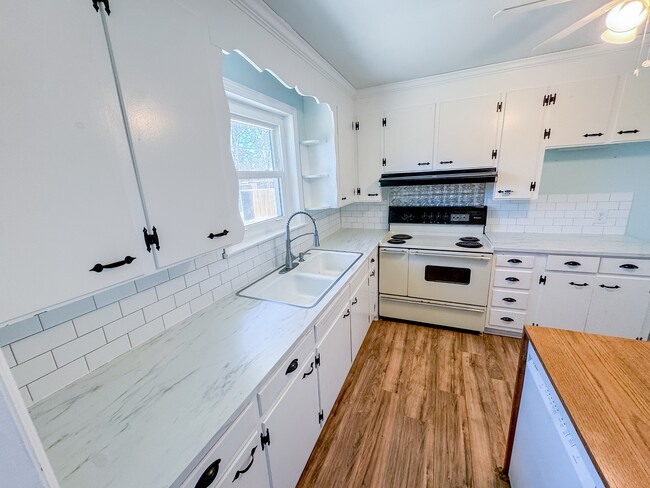 Building Photo - 13 Owens Rd