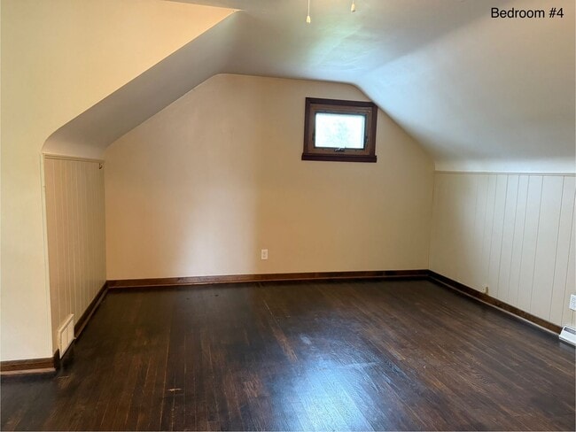 Building Photo - Newly Renovated - Spacious 4 Bedroom - 2 B...