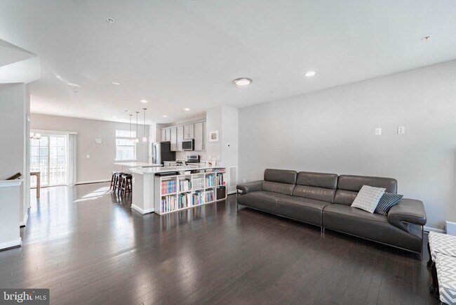 Building Photo - 14302 Potomac Heights Ln