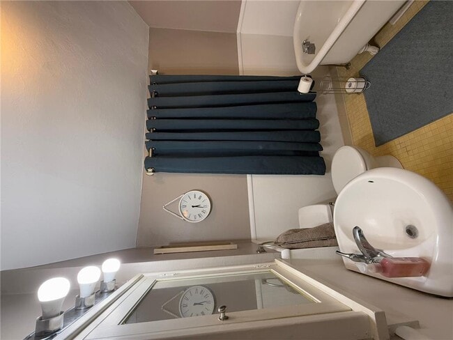 Building Photo - 1201 6th St SW