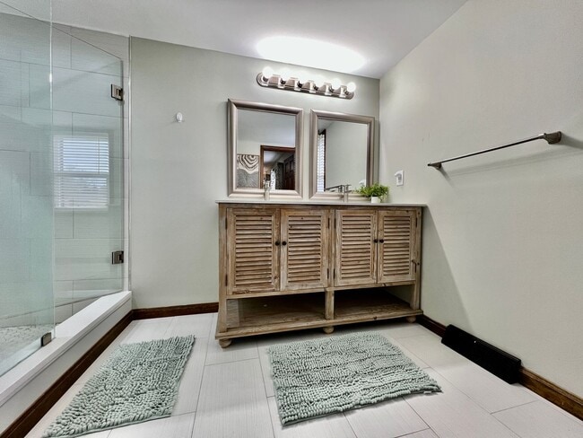 Building Photo - 7033 Willowood Dr