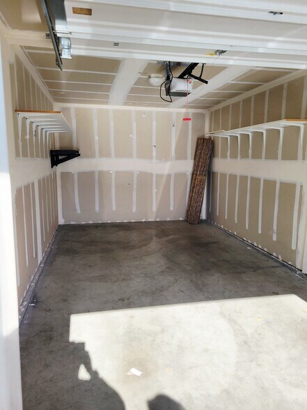 Building Photo - 780 NW 185th Ave
