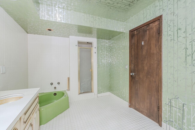 Building Photo - 22745 Wrexford Dr