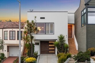 Building Photo - 672 Teresita Blvd