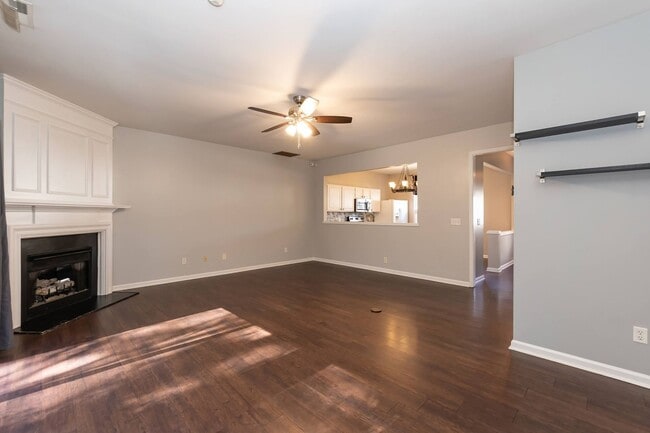Building Photo - Beautifully Maintained Home!