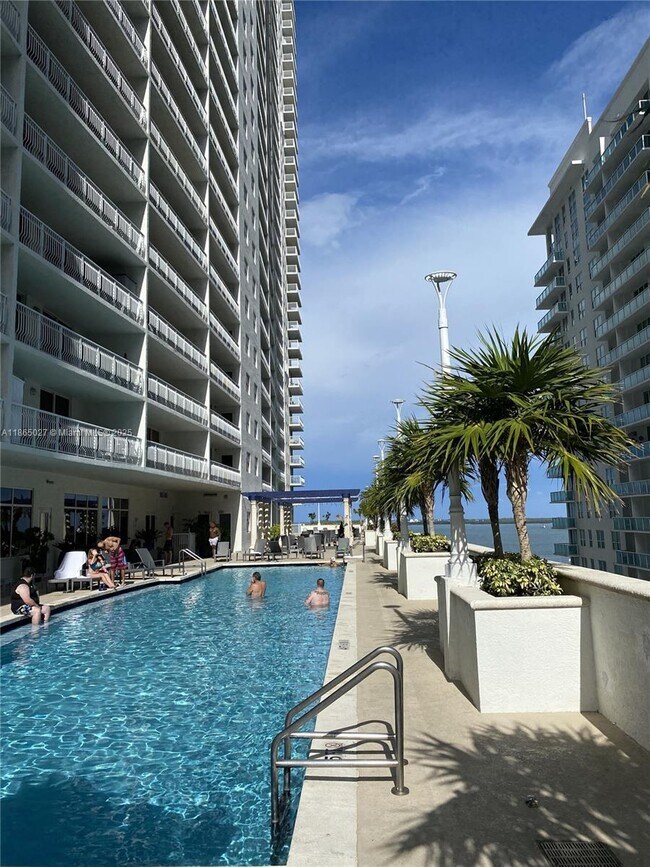 Building Photo - 1200 Brickell Bay Dr