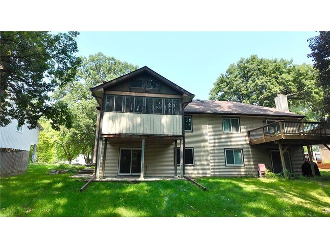 Building Photo - 15229 Buchanan Ct