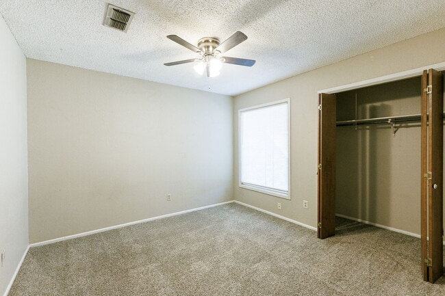 Building Photo - Charming 4-Bedroom Home with Cozy Fireplace and Spacious Living Area