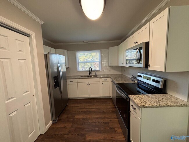 Building Photo - 2803 Hester Ln NW