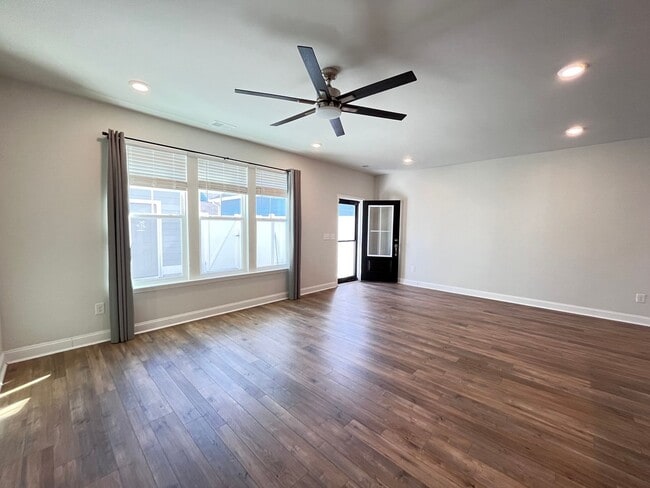 Building Photo - Spacious townhome near Market Common with Two-Car Garage and Bonus Room! Available now!