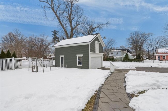 Building Photo - 14 Pearl St