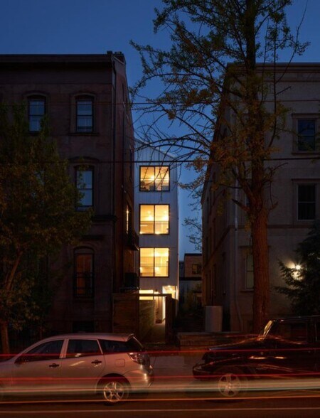 Building Photo - 2011 Cambridge St