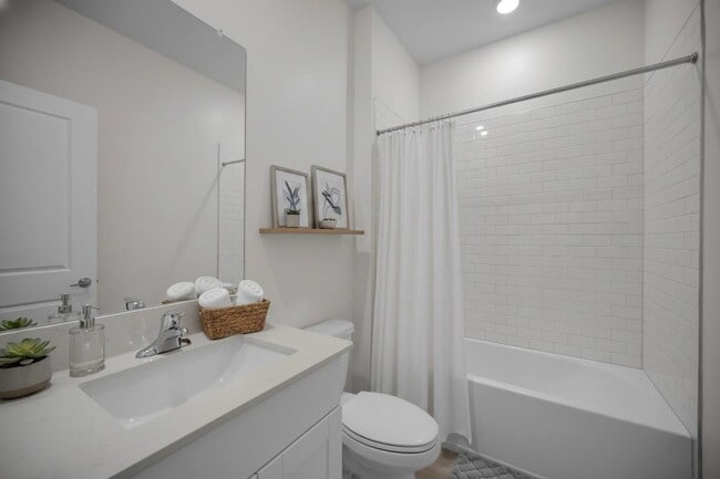 Building Photo - Beautifully Designed Villa in Angeline – Modern, Easy Florida Living