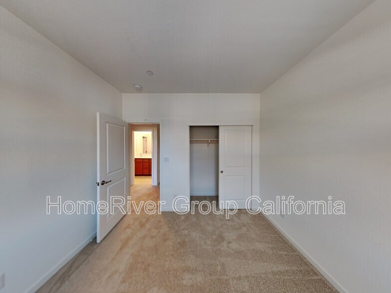 Building Photo - 1655 Bronzewick Lane