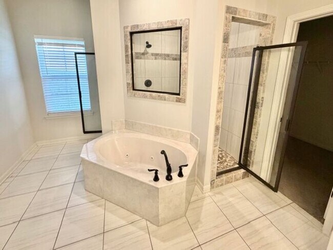 Building Photo - Now Leasing A 3 Bedroom 2 Bath Home In Southaven Near Central Park.