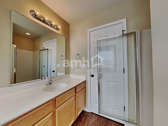 Building Photo - 152 Town Park Dr