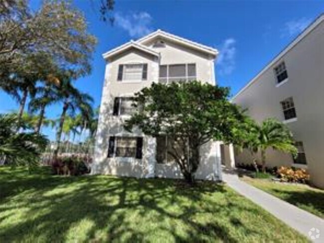 Building Photo - 2861 N Oakland Forest Dr