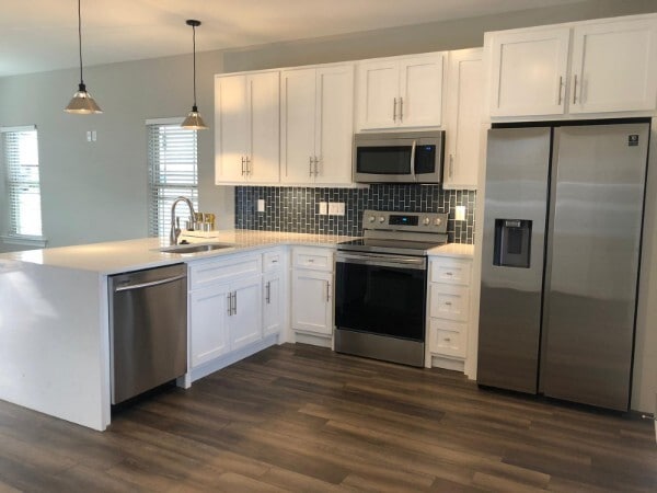Building Photo - 555 Gresham Ln