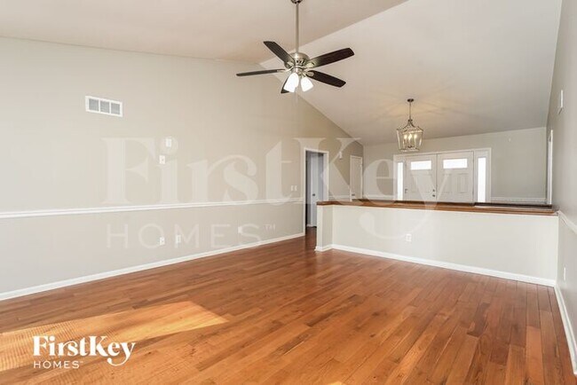 Building Photo - 1302 Westridge Rd