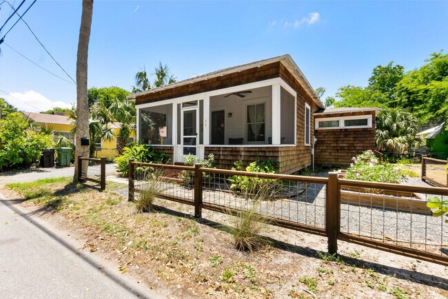 Building Photo - 30 Magnolia Dr