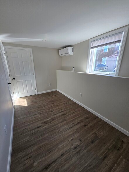 Building Photo - 27 Douglas Ave