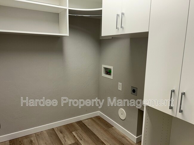 Building Photo - 7051 W Plateau Crk Dr