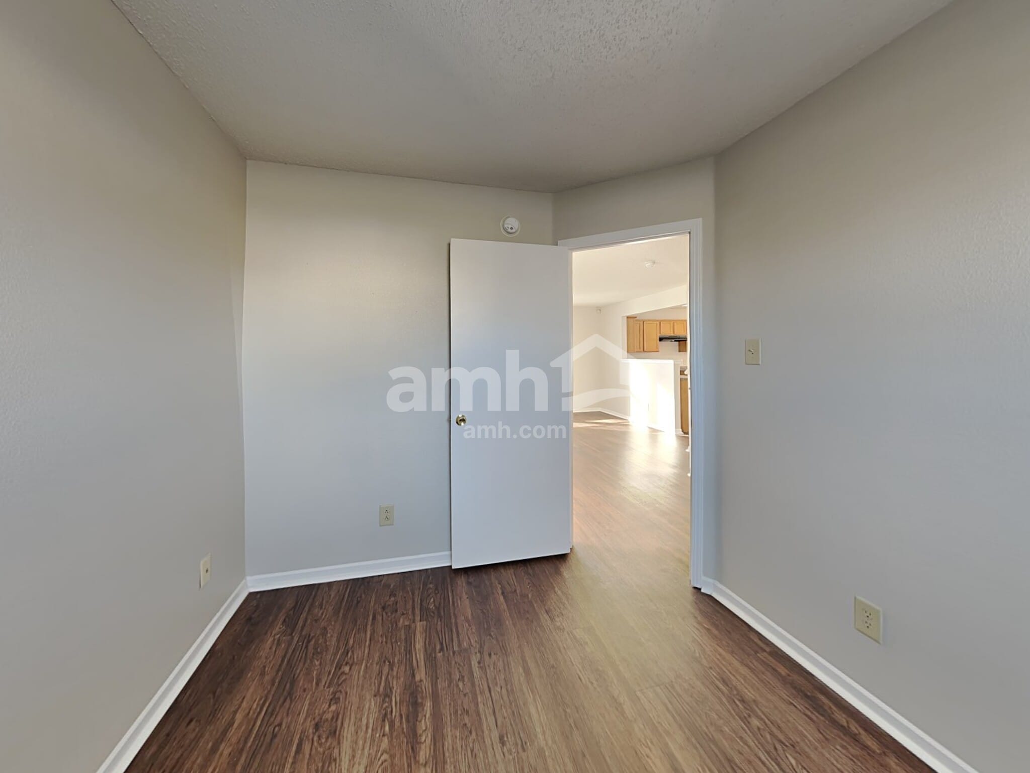 Building Photo - 690 Runnymede Ct