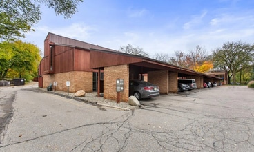 Building Photo - Two-Bed in Independence Condominium | Early Move-in Option!