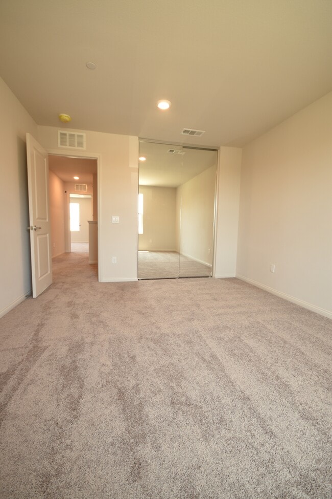 Building Photo - 656 Martina St