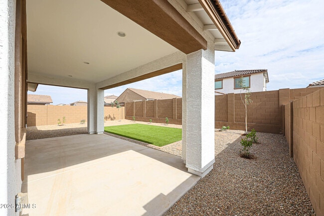 Building Photo - 14752 W Smoketree Dr