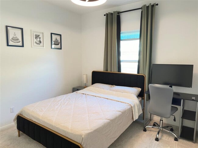 Building Photo - 19320 Forman Dr