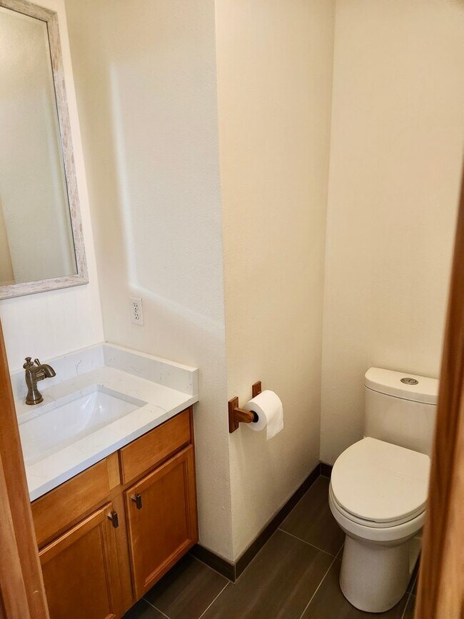 Building Photo - Beautiful 3 Bed / 2.5 Bath Townhome in Lake Stevens