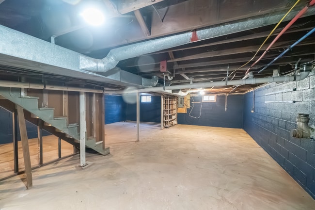 Building Photo - 104 Geissinger Ave