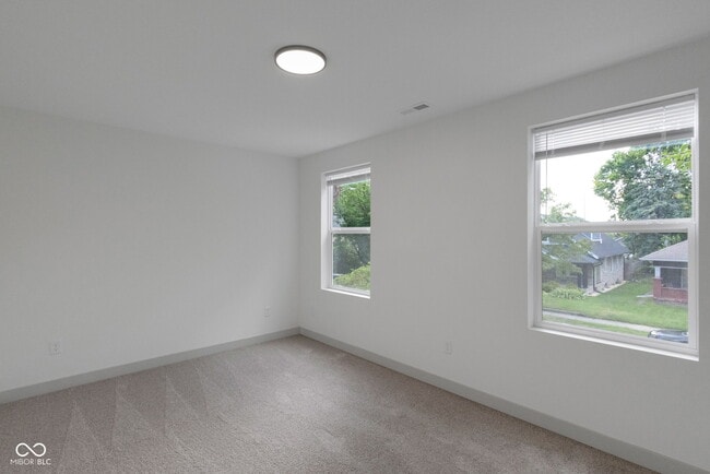 Building Photo - 35 S Bradley Ave