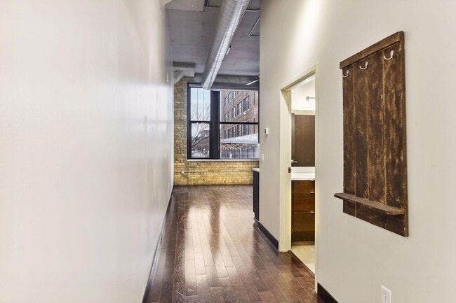 Building Photo - 618 N Washington Ave