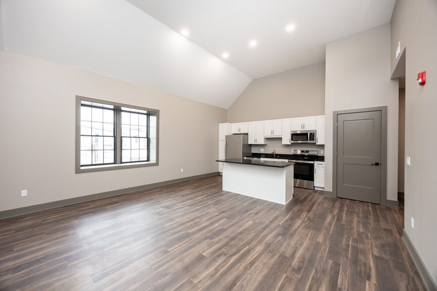 Building Photo - 122 Penn Ave