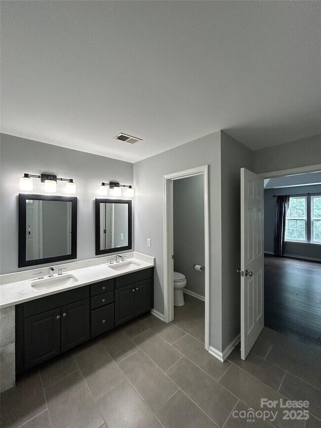 Building Photo - 6518 Harburn Forest Dr