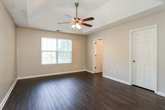 Building Photo - 3105 Brookfield Dr SW