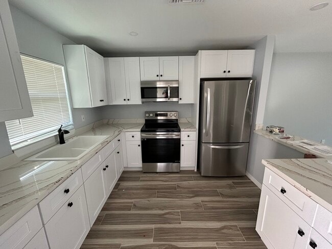 Building Photo - SE Cape Coral Duplex Unit