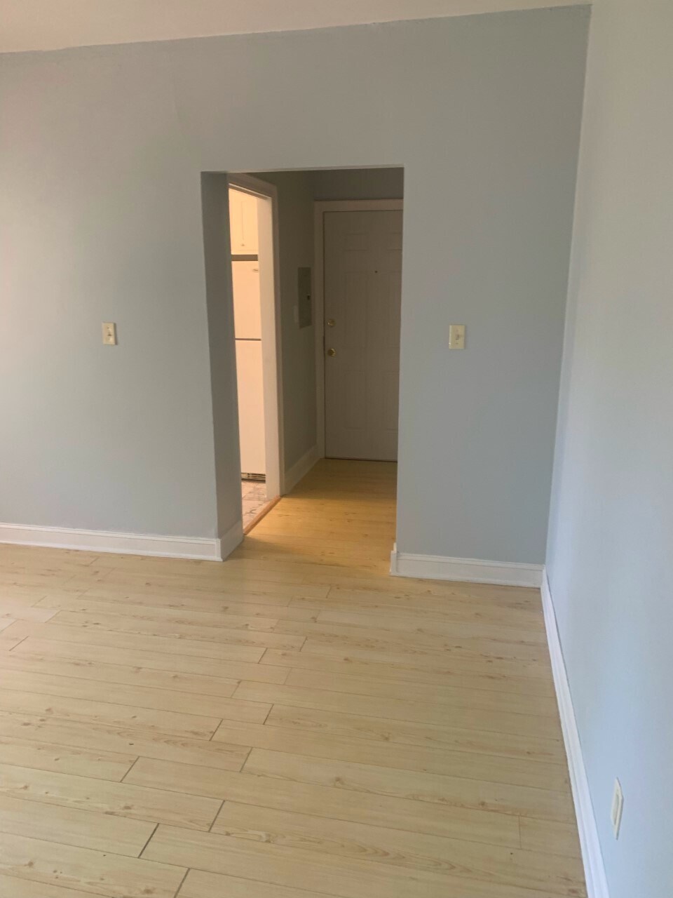 den - 1121 Myrtle Ave