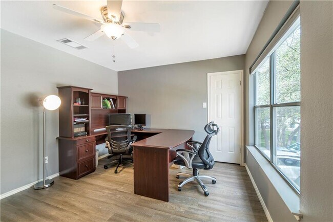 Building Photo - 2000 Continental Pass