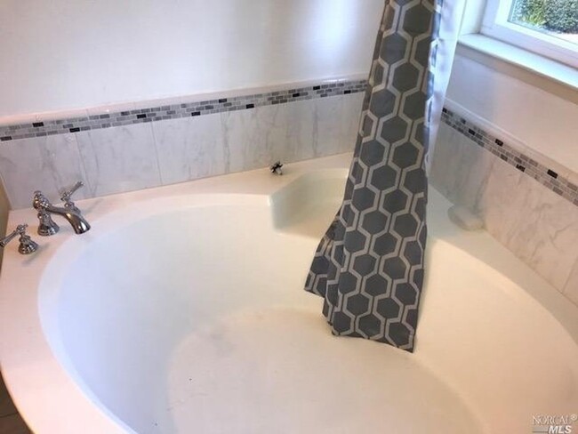 Building Photo - Gorgeous 3 bedroom 2.5 bath 2 story Townho...