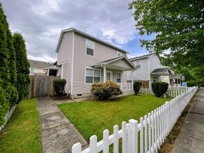 Building Photo - PENDING APPLICATION; College Spring 3BD w/...