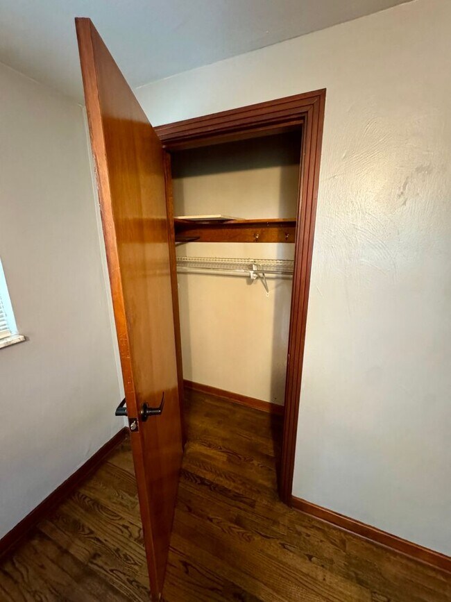 Building Photo - Charming 2-Bed 1-Bath Home in Avalon!